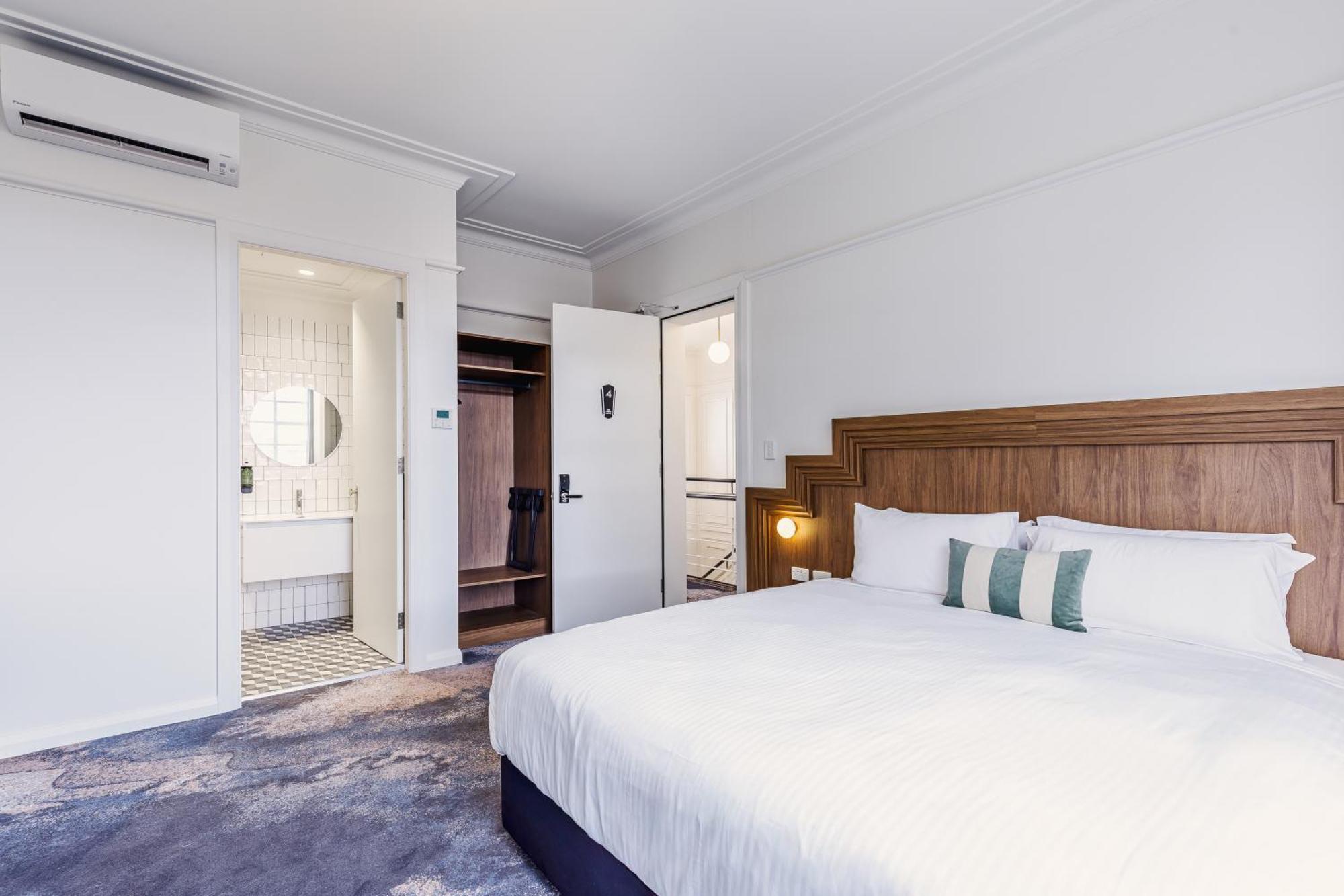 Hotel The Lakes Hotel, Rosebery 4*